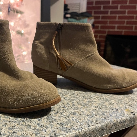 beige /  cream TOMS Zip Ankle Bootie- Like new, worn once indoors. - Picture 7 of 8